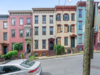 28 1st Street
