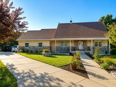 3222 W McKaylee Cir