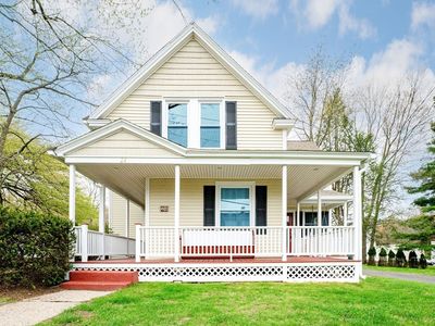 24 Dewey Ave