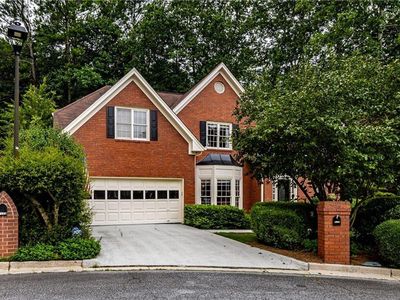 3117 Kings Arms Ct NE