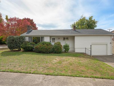 1090 E 28th Ave