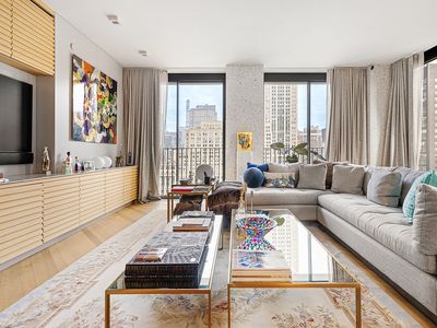 16 W 40th St APT 27B