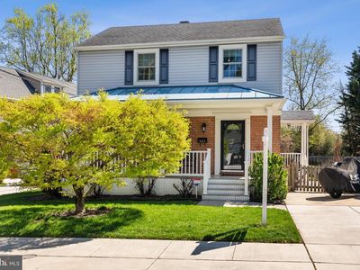 907 Arran Rd