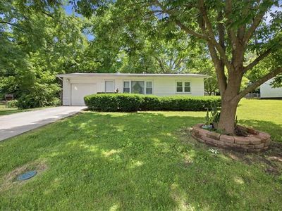 3133 Iowa St