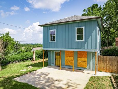 2819 Cherry Ave