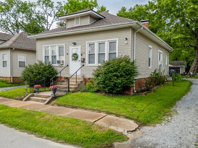 206 W White St