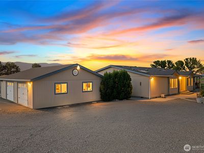 851 Desert Aire Drive SW