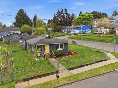 1202 E 54th Street