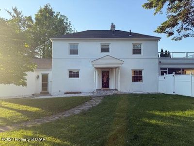 11 Riverside Dr