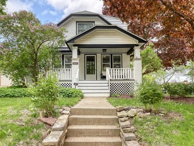 2402 North 114th STREET