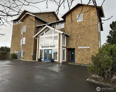 205 Bolstad W UNIT 105