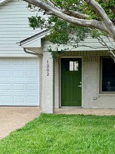 1202 Chapel View Dr