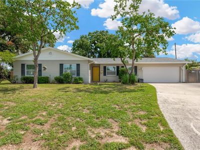 2325 W Knollwood Pl