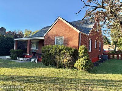 1111 Forest View Dr