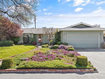 2303 W Cambridge Avenue