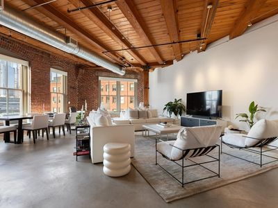 35 Channel Center St UNIT 402