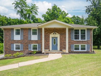 402 Winding Way