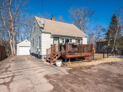 1415 Eklund Ave