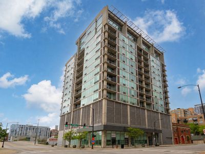 700 W Van Buren St APT 1401