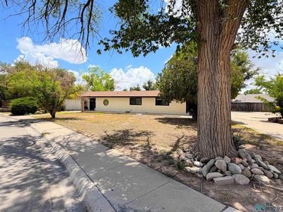 Property at 108 Clubview Cir, Dexter, NM