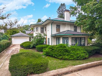 100 N Walnut St