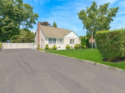 60 Hubbard Avenue