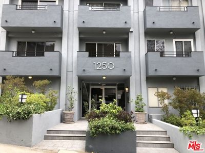 1250 N Kings Rd APT 506