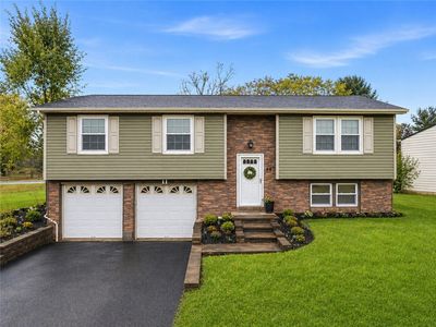 Property at 11 Clubhouse Dr, West Middlesex, PA