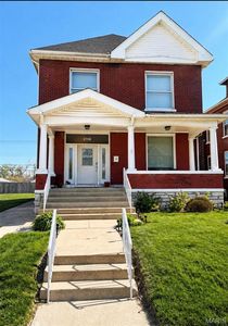 1421 Saint Louis Ave