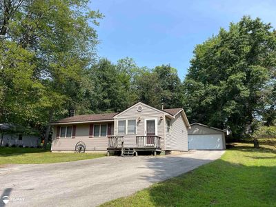 1961 N Ogemaw Trl