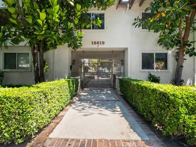 18619 Collins St APT F30