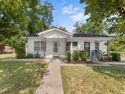 207 S Erath