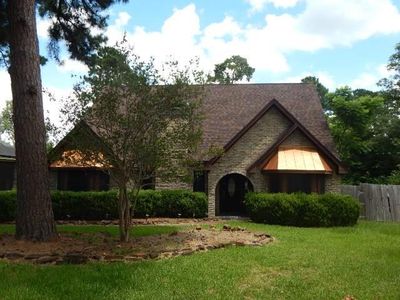 12114 Hawthorne Dr