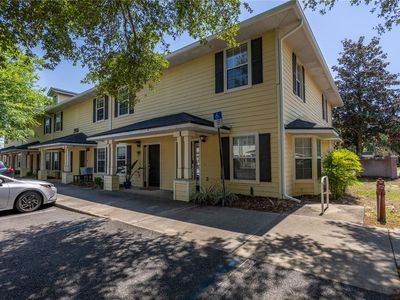 2926 SW 35th Pl APT 1