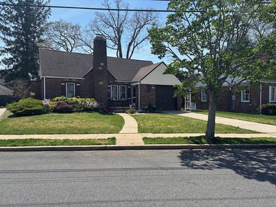 200 Edward Ct
