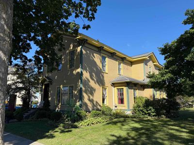 218 W Adams St