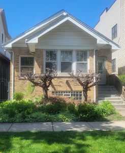 4212 N Mozart St