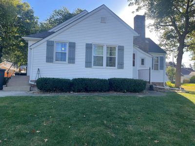 121 S Elm St