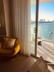 1100 West Avenue #1124