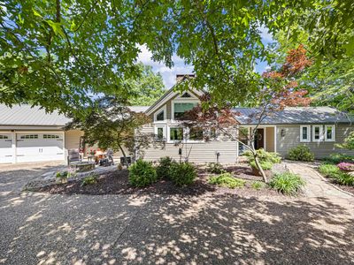 210 Hilltop Dr