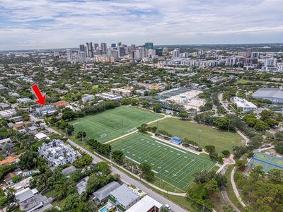 609 NE 13th Ave #303