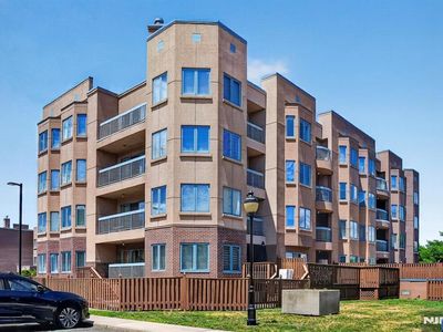 502 Livingston Ct #N502