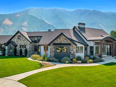 1323 S Sierra View Dr