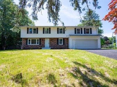Property at 7124 Ridgewood Dr, Lockport, NY