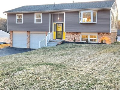 629 Meadowridge Ave NW