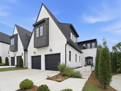 328 Kelly Glenn Ct