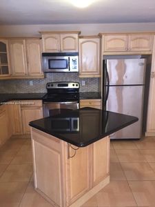 4524 SW 54th St APT 502