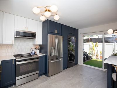 659 E Lee Pl
