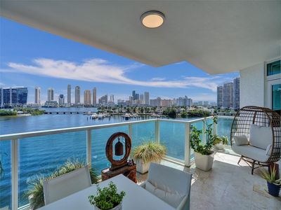 3201 NE 183rd St APT 704