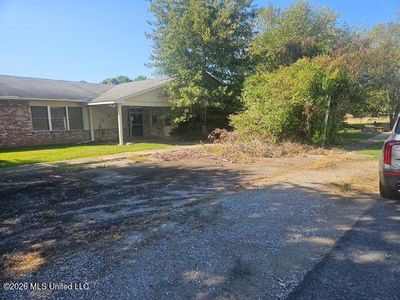 901 Verona St
